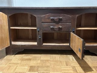 Mueble bajo rústico de madera