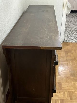 Mueble bajo rústico de madera