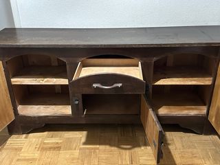 Mueble bajo rústico de madera