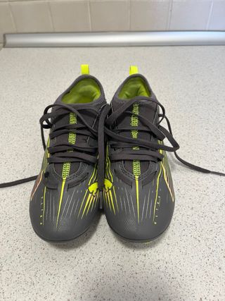 Zapatillas Fútbol Puma Gris y Amarillo