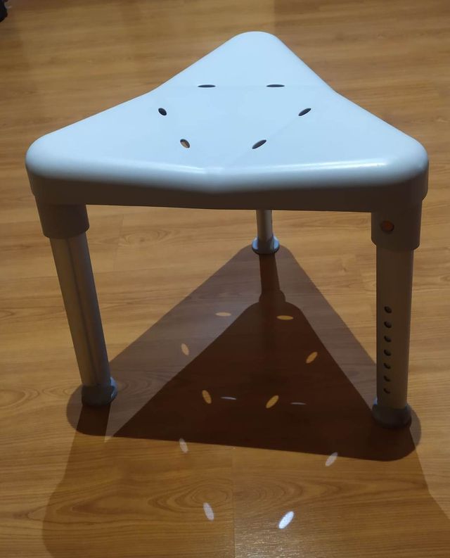 TABURETE DE DUCHA “EDGE”