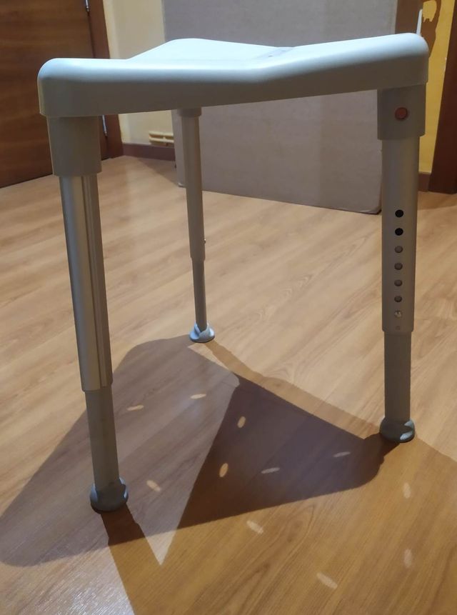 TABURETE DE DUCHA “EDGE”