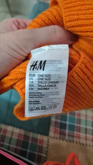 Scaldacollo arancione in maglia