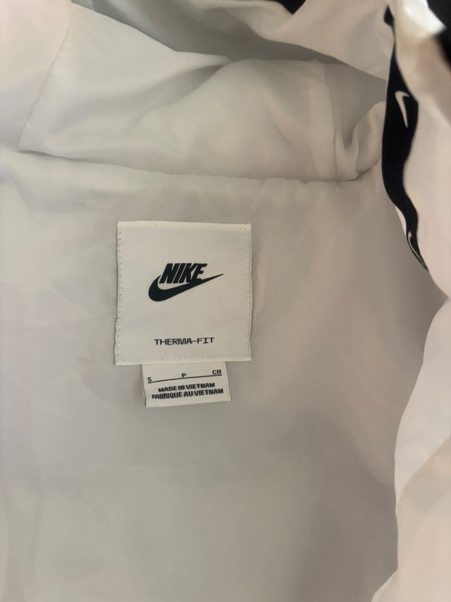 Piumino Nike Bianco con Cappuccio