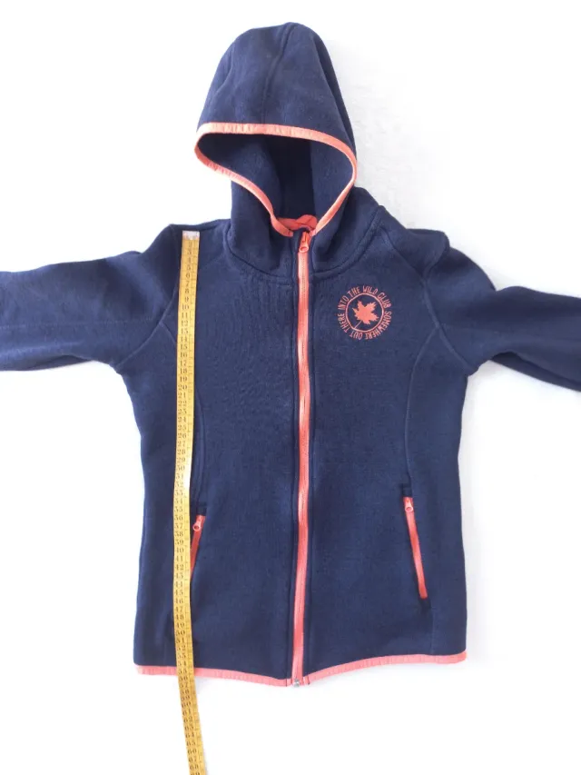 Giubbotto in pile con cappuccio