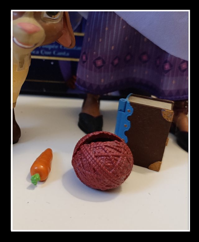 Muñeca Asha Cantante Wish Disney con Accesorios