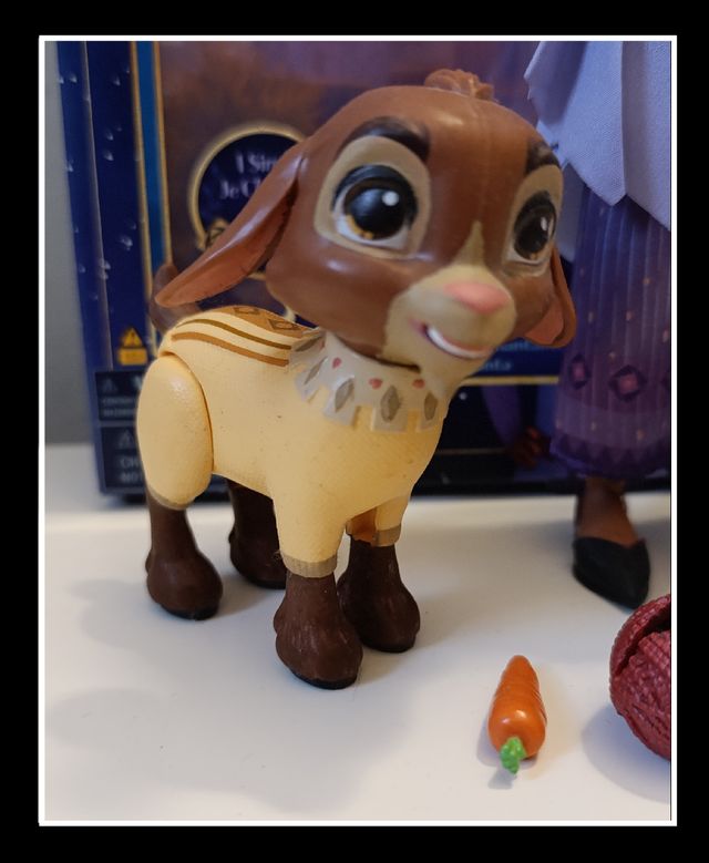 Muñeca Asha Cantante Wish Disney con Accesorios