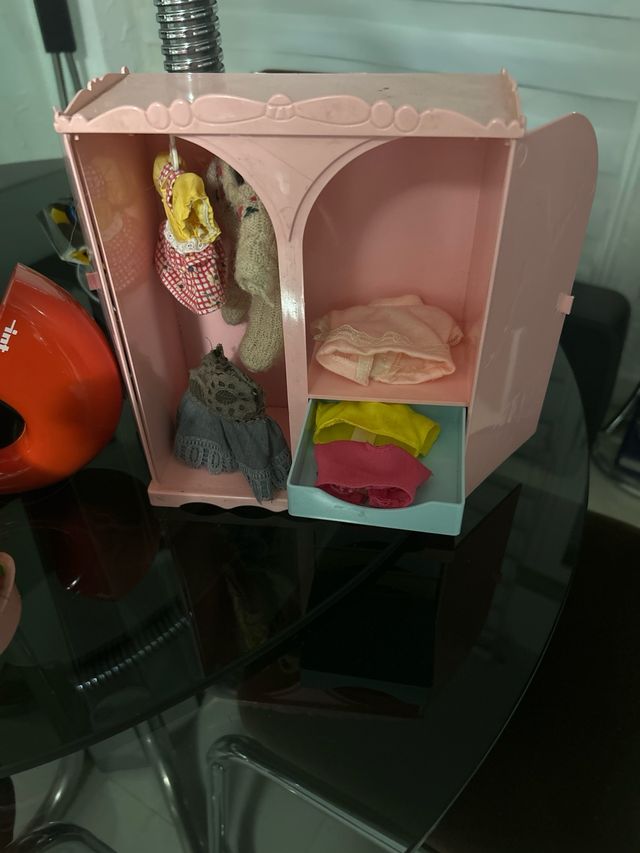 Heladería Barriguitas con armario y 4muñecos