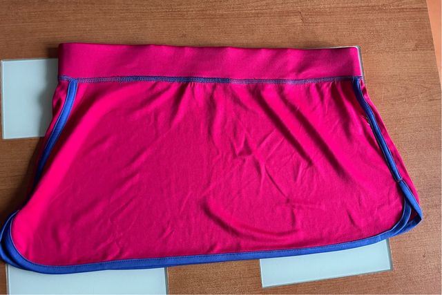 Falda deportiva rosa y azul sin estrenar