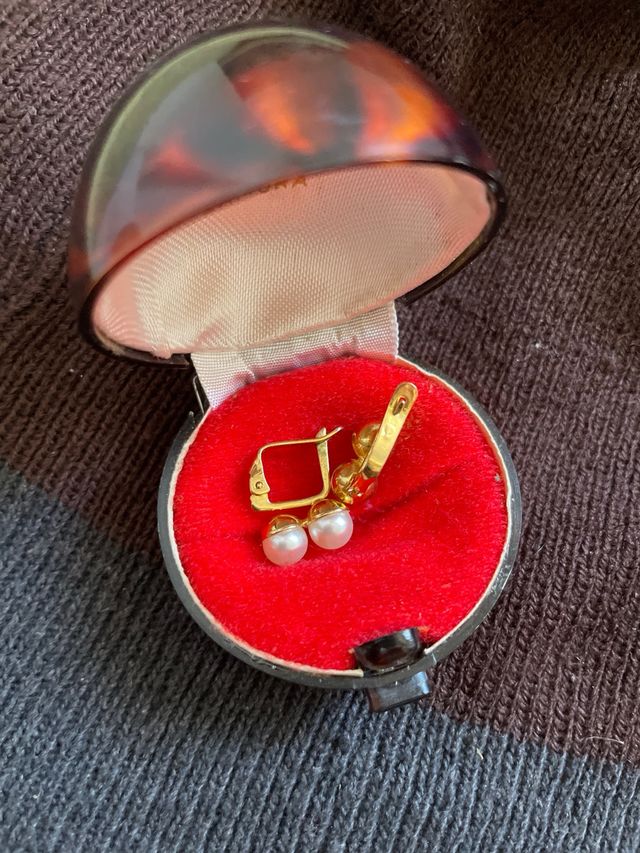 Orecchini di bijouterie Zamora con perle dorate