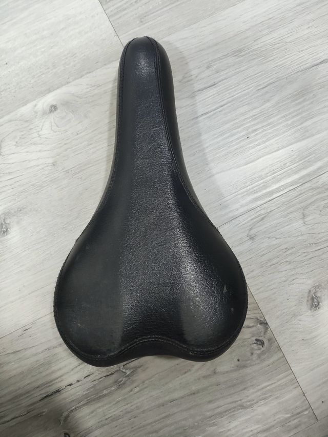 Sillines bicicletas distintas marcas Selle Italia.