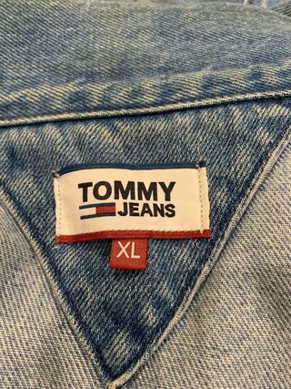 Cazadora vaquera Tommy Jeans Talla L