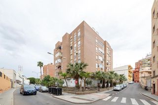 Piso en venta en San Luis en Almería