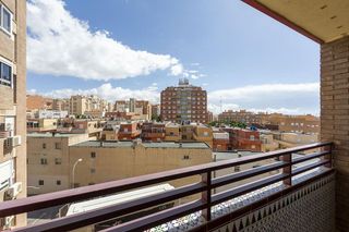 Piso en venta en San Luis en Almería