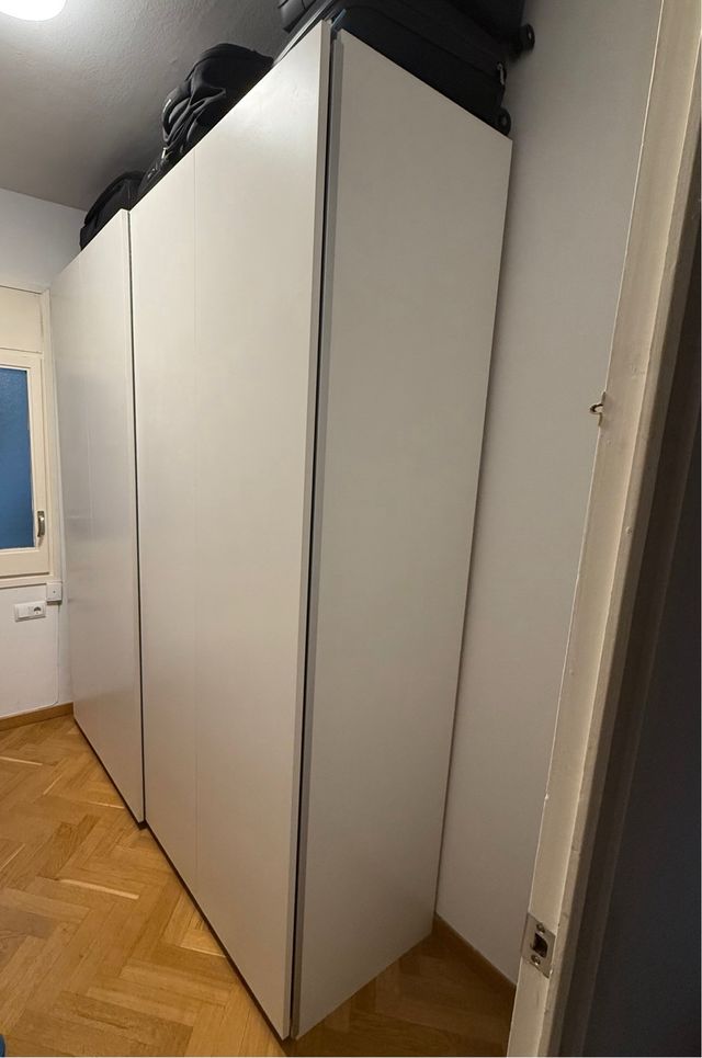 Armadi Ikea con porte scorrevoli
