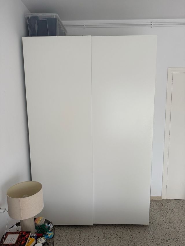 Armadi Ikea con porte scorrevoli