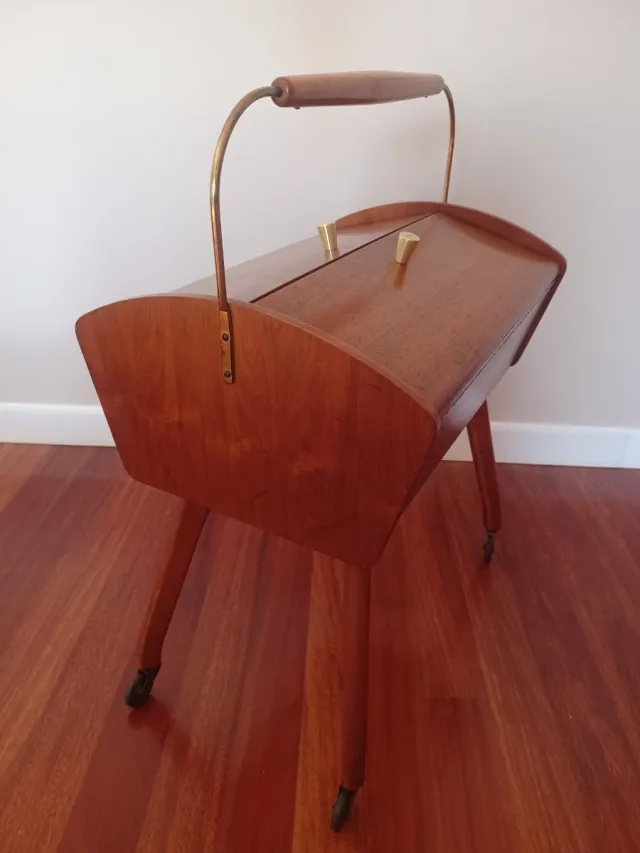 Costurero escandinavo Mid-Century original