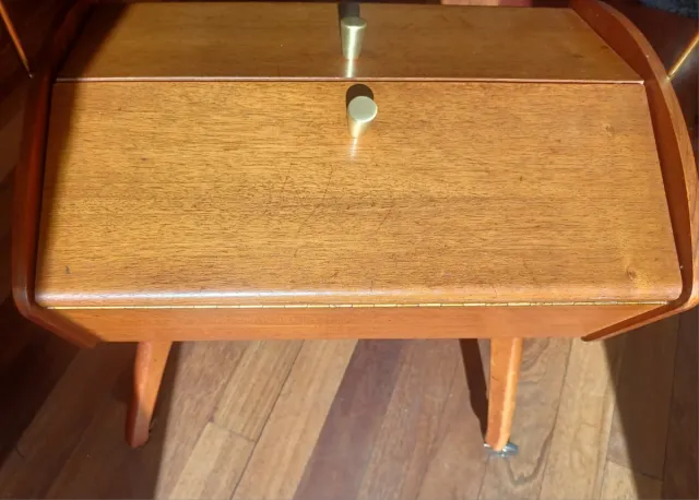 Costurero escandinavo Mid-Century original