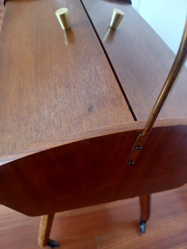 Costurero escandinavo Mid-Century original