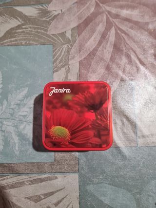 Tanga de encaje rojo