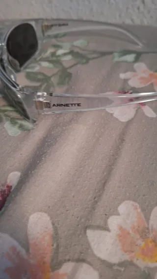 Gafas de sol plateadas montura transparente