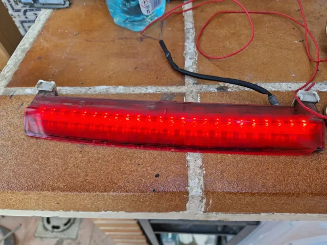 Luz Freno portón trasero Seat Ibiza 2005 LED Roja