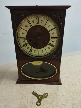 Reloj de sobremesa antiguo