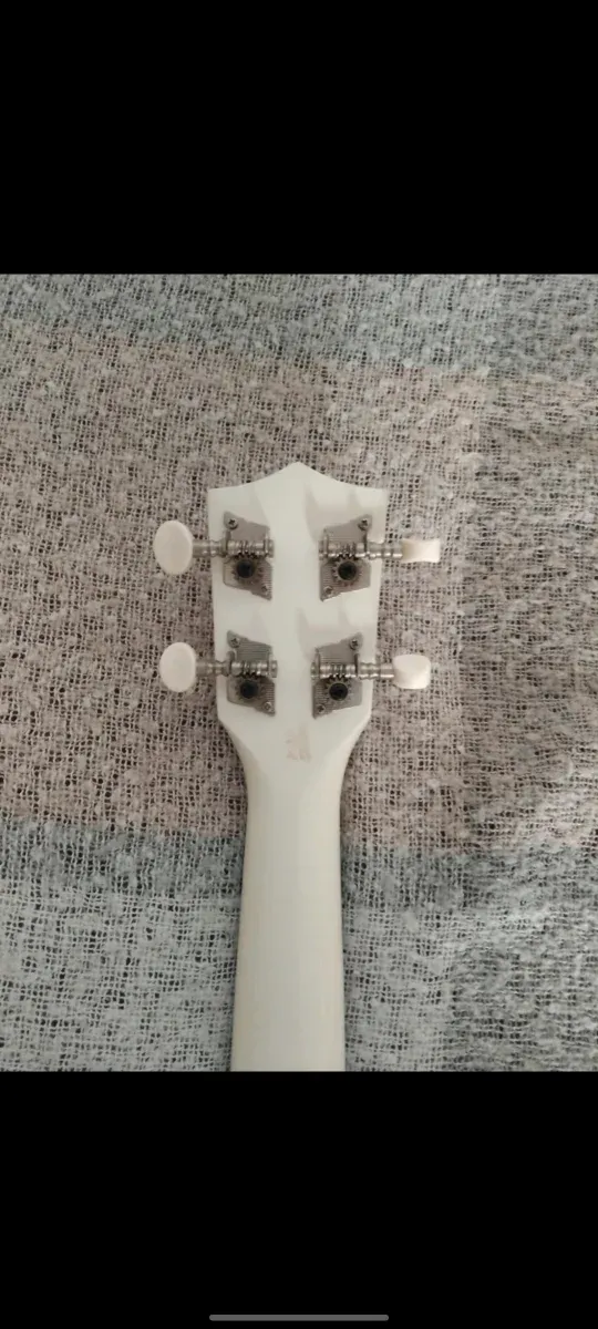 Ukelele Blanco Harley Benton