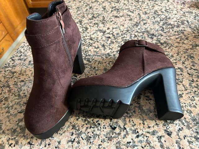 2x1 !!! Stivaletti neri e marrone.