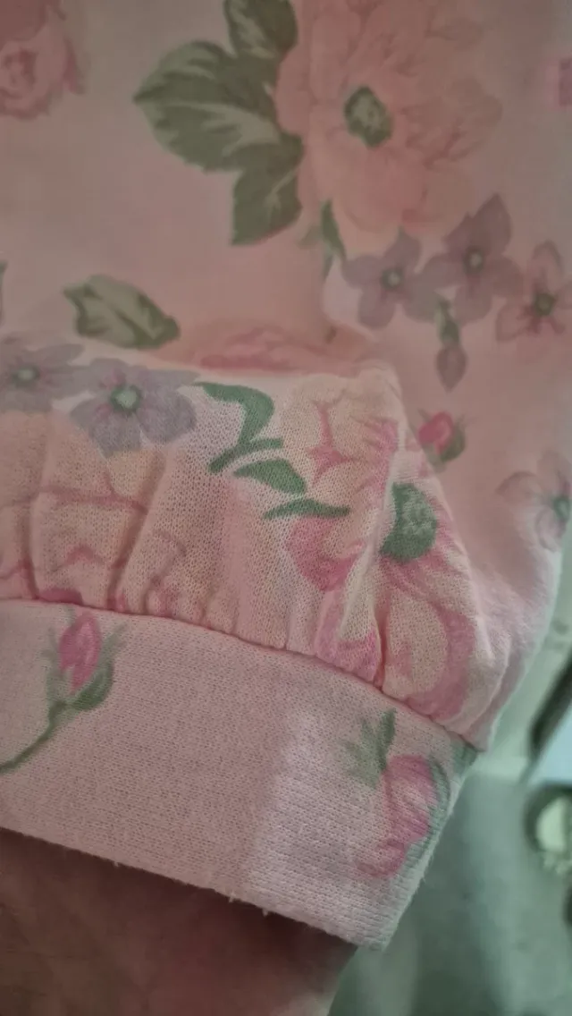 Vestaglia lunga con rose