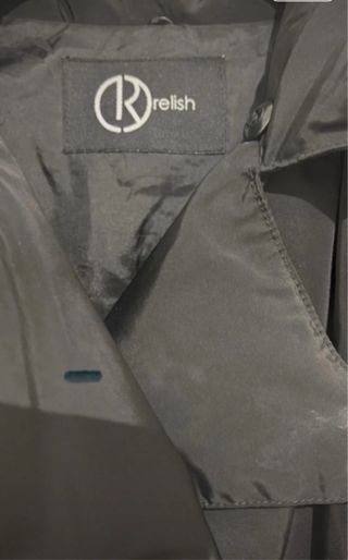 Giubbino donna nero con zip asimmetrica