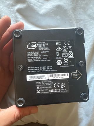 Mini PC Intel núc sin RAM ni disco duro