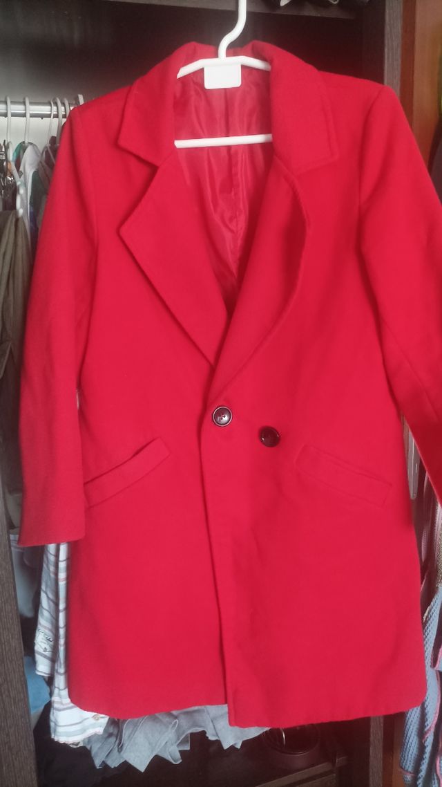 Abrigo rojo mujer