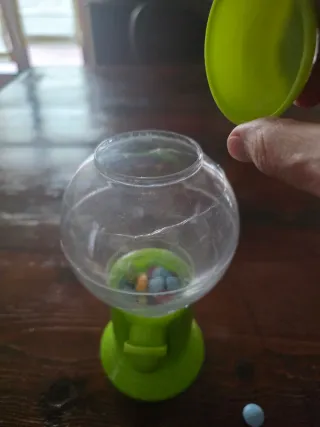 Distributore caramelle trasparente