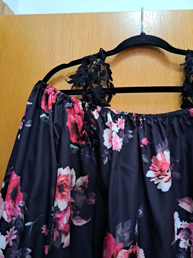 Blusa floral hombros descubiertos