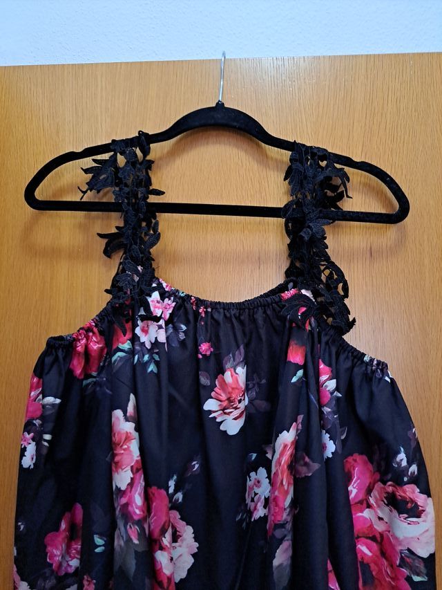 Blusa floral hombros descubiertos