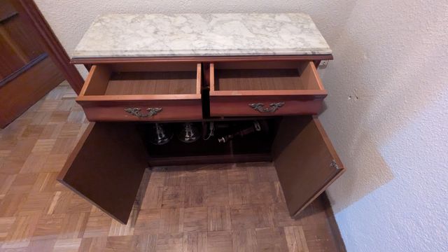 Aparador Clásico Mármol y Madera