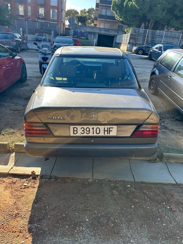 Mercedes-Benz Clase E 1986