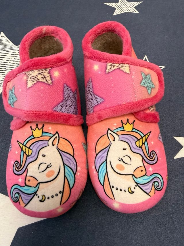Zapatillas unicornio niña rosa talla 28