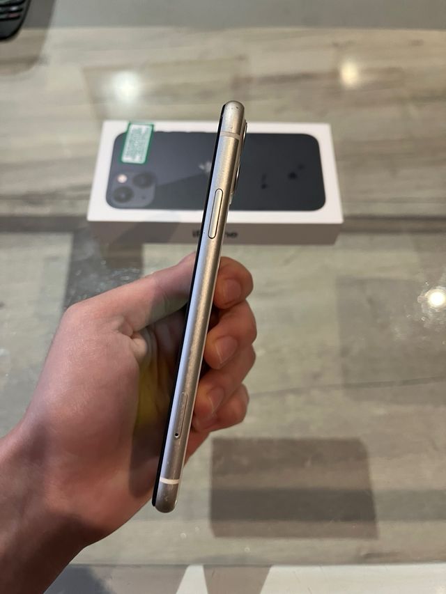 iPhone 11 - 64GB