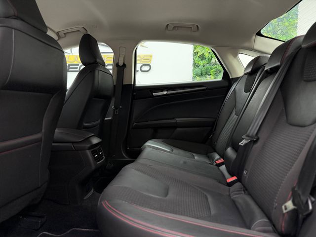 FORD Mondeo Sedán 2.0 HEV ST-Line desde 295€/mes*