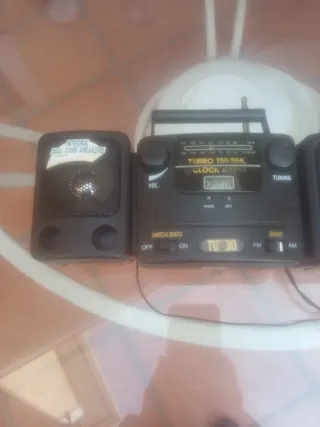 Radio Portátil con Altavoces