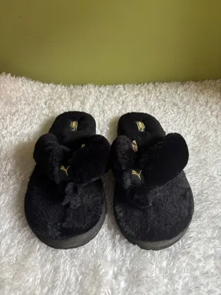 Chanclas PUMA Fluff Flip Negro Pelo