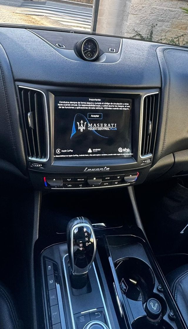 Maserati Levante V6 275 HP D AWD