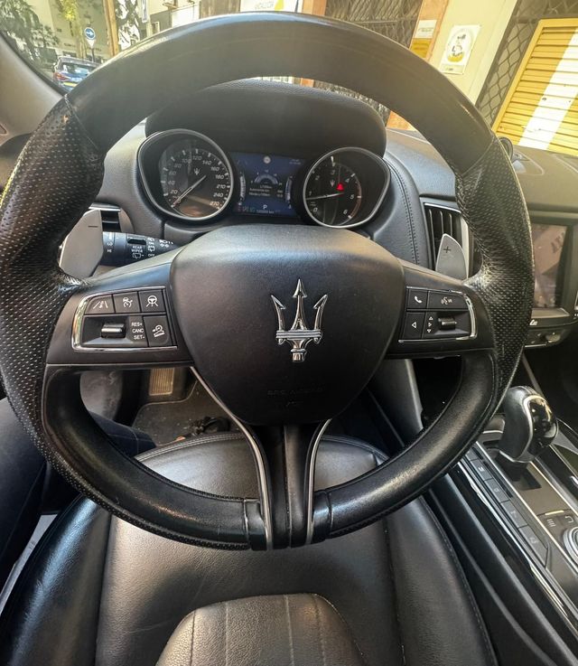 Maserati Levante V6 275 HP D AWD