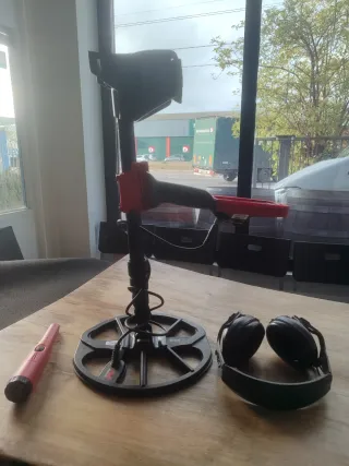 Detector Minelab Equinox 800