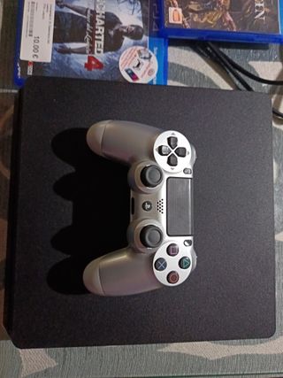 PS4 (PlayStation 4) Negra + Mando y Juegos