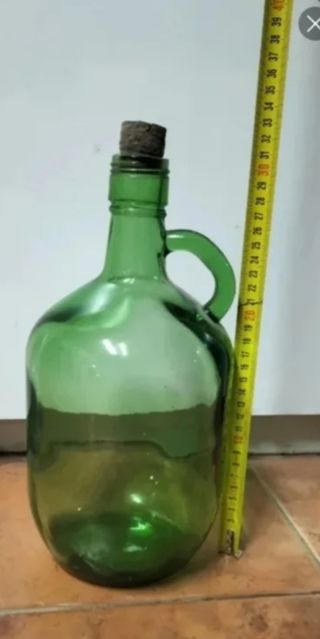 Botijo de cristal verde con asa