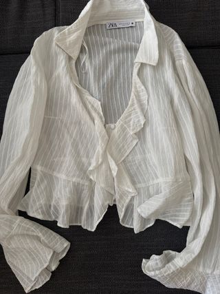 Blusa Zara blanca volantes talla M