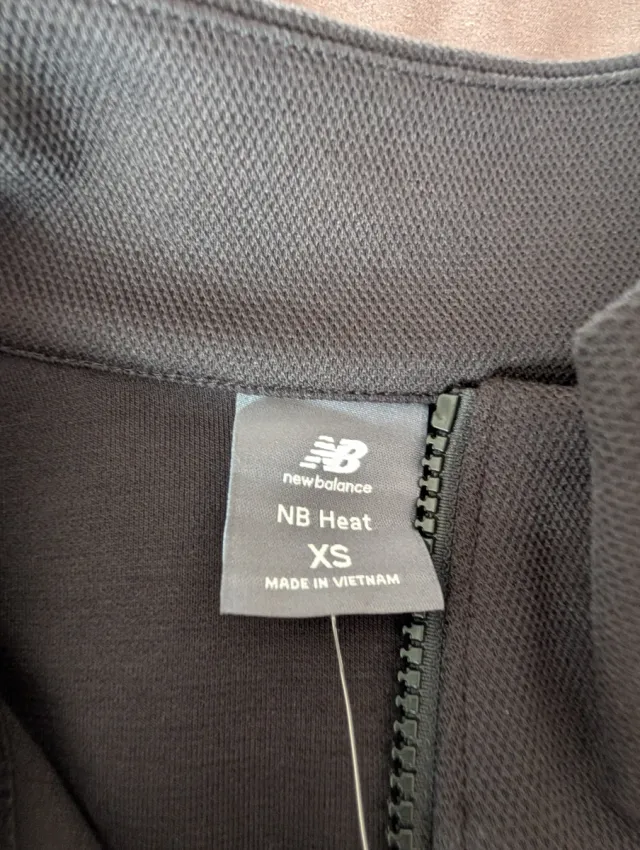 Sudadera New Balance Negra Cremallera